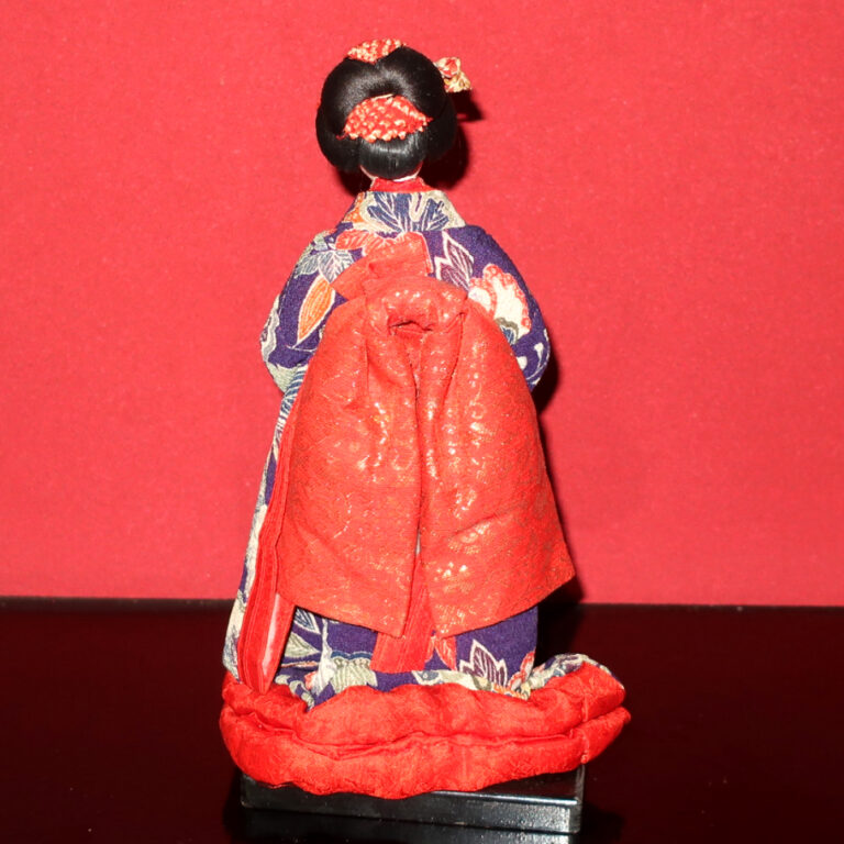 Japanese traditional Antique Isho Ningyo Doll (IS12) Dolls Museum Shop